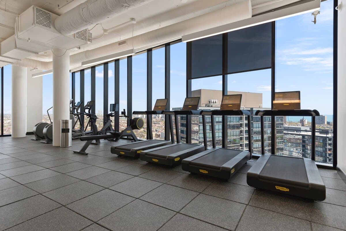 Premium 2BR Apartments in Lincoln Park interior 5